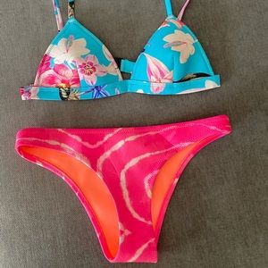 Triangl bathing suit set
